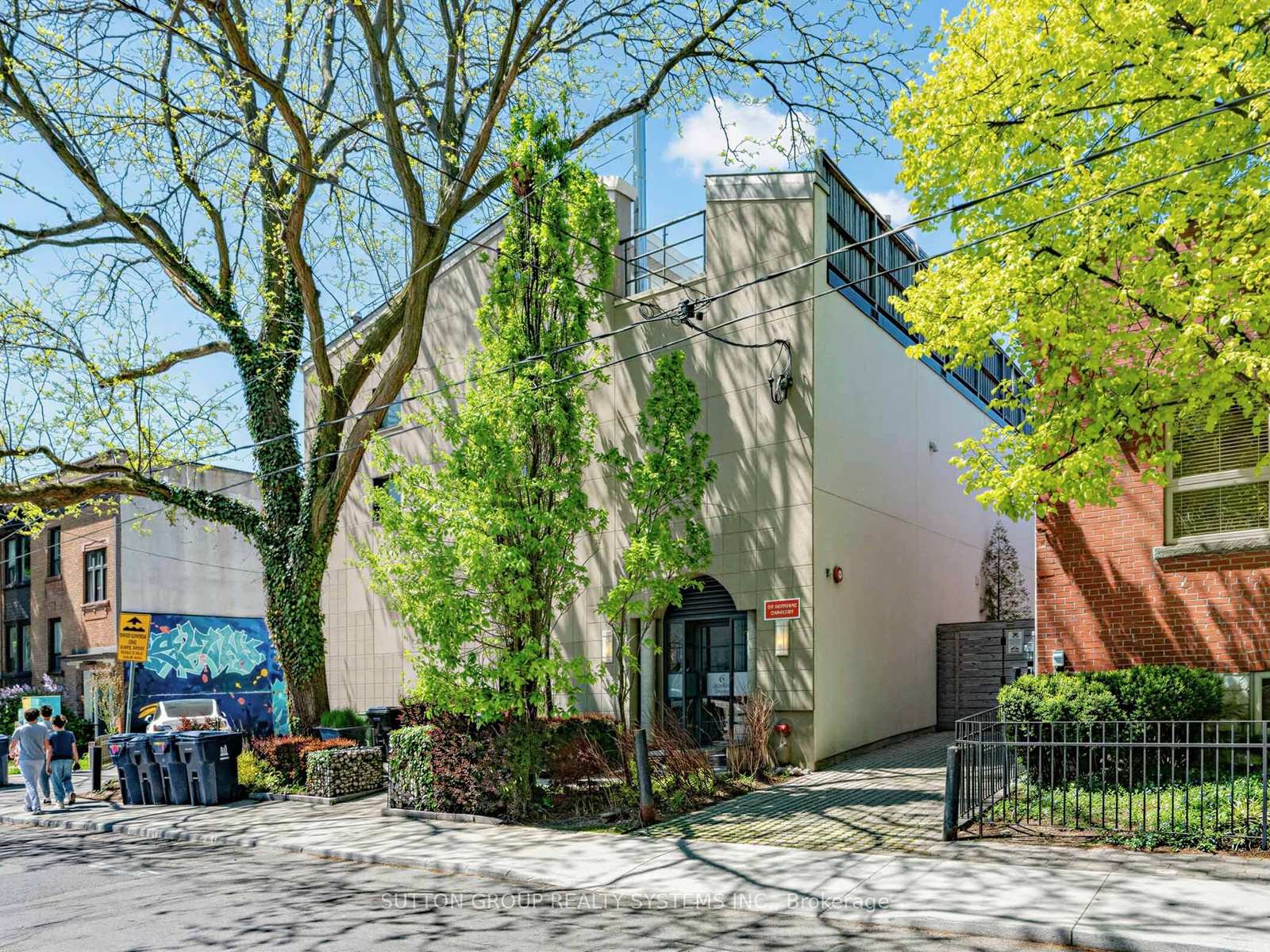 6 Bartlett Avenue W Unit 5, Toronto W02